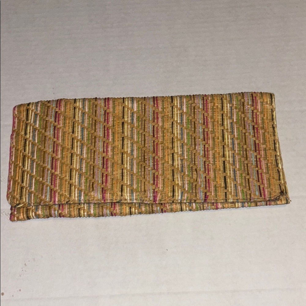 LAILA ROWE MULTI COLORED WOVEN STRAW CLUTCH SNAP CLOSURE ONE ZIP POCKET INSIDE